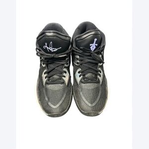 Nike Kyrie Infinity GS Basketball Shoes Black Metallic Silver – Size 7Y